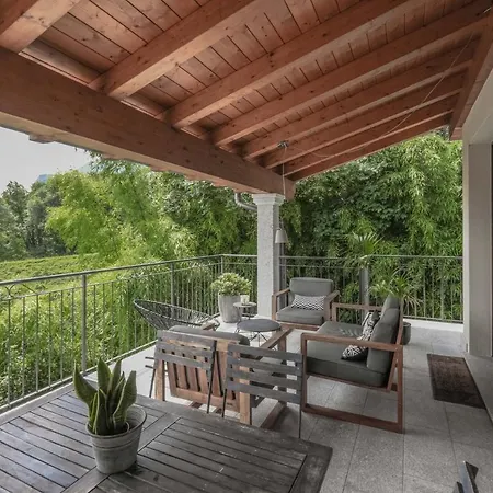 埃琳娜别墅 度假居 梅纳焦