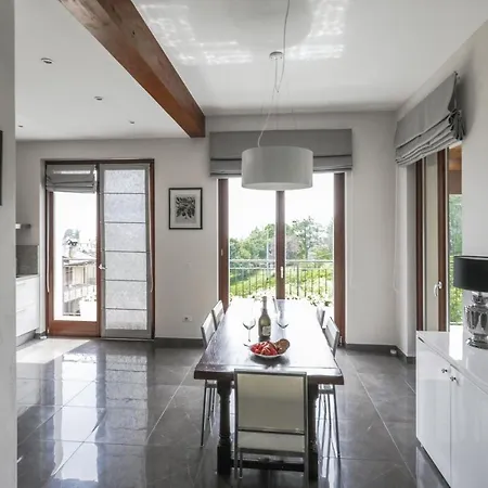 埃琳娜别墅 * 梅纳焦