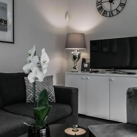 埃琳娜别墅 * 梅纳焦