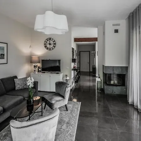 埃琳娜别墅 度假居 *