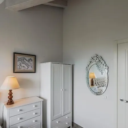 度假居 埃琳娜别墅 *